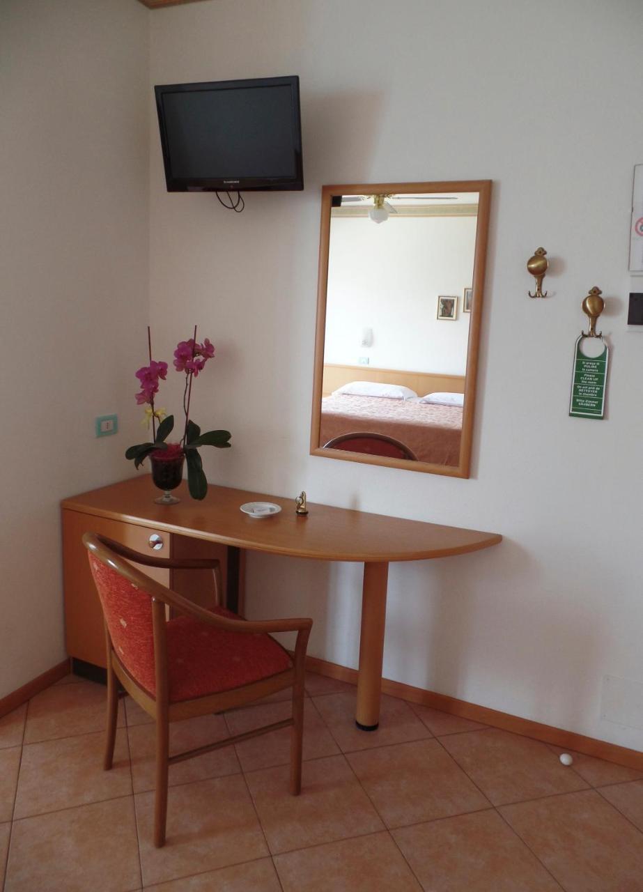 Hotel Piccolo Direkt Am Brenzone sul Garda